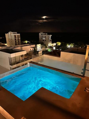 Stylish Ocean-View Studio - Steps from 5th Avenue